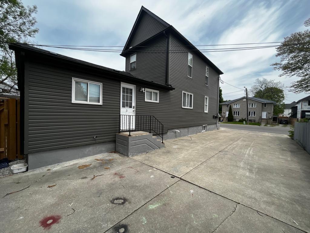 109 VIDAL Street South, Sarnia, Ontario, Canada