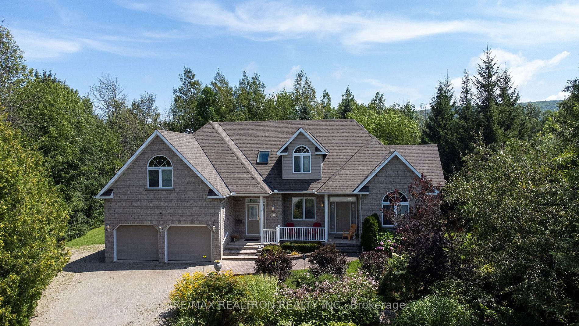 110 Aberdeen Crt, Blue Mountains Ontario, Canada