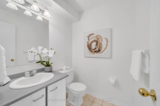 155 Dawlish Ave, Aurora Ontario