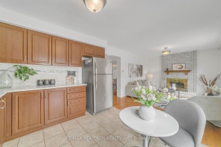 155 Dawlish Ave, Aurora Ontario