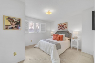 155 Dawlish Ave, Aurora Ontario