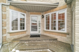 155 Dawlish Ave, Aurora Ontario