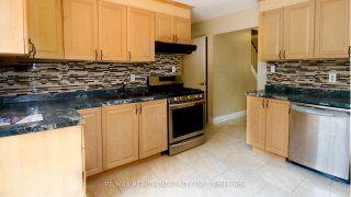 988 Jacarandah Dr, Newmarket Ontario