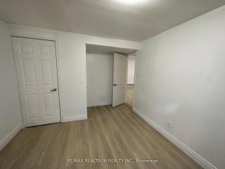 988 Jacarandah Dr, Newmarket Ontario