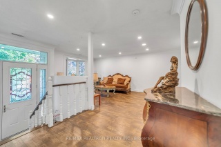 374 Borden Ave, Newmarket Ontario