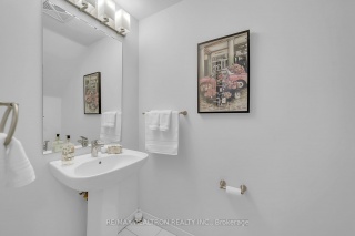 100 Alex Gardner Circ, Aurora Ontario