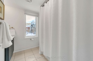 100 Alex Gardner Circ, Aurora Ontario