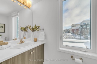 100 Alex Gardner Circ, Aurora Ontario