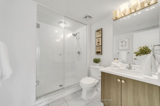 100 Alex Gardner Circ, Aurora Ontario