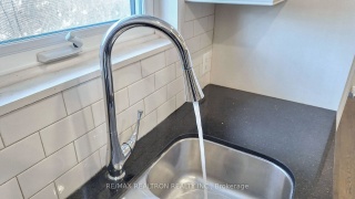 6 Hammond Dr, Aurora Ontario