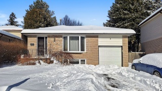 6 Hammond Dr, Aurora Ontario