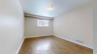 6 Hammond Dr, Aurora Ontario