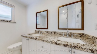 6 Hammond Dr, Aurora Ontario