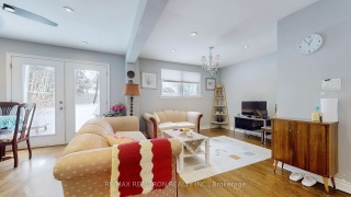 6 Hammond Dr, Aurora Ontario