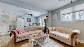 6 Hammond Dr, Aurora Ontario