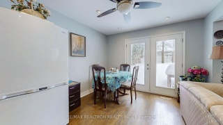 6 Hammond Dr, Aurora Ontario
