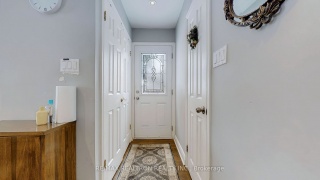 6 Hammond Dr, Aurora Ontario