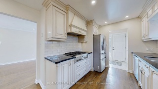 6 Hammond Dr, Aurora Ontario