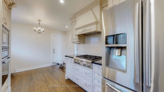 6 Hammond Dr, Aurora Ontario