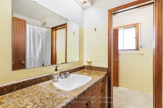 111 Victoria St, Georgina Ontario