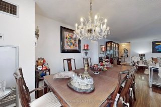 326 Major Mackenzie Dr E, Richmond Hill Ontario