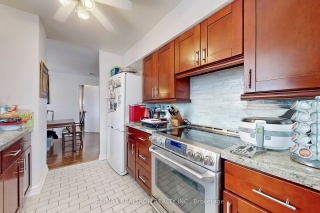 326 Major Mackenzie Dr E, Richmond Hill Ontario