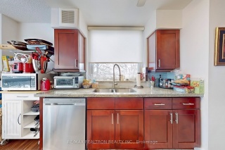326 Major Mackenzie Dr E, Richmond Hill Ontario