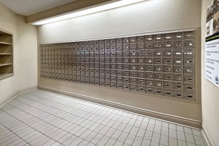 326 Major Mackenzie Dr E, Richmond Hill Ontario