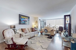 326 Major Mackenzie Dr E, Richmond Hill Ontario
