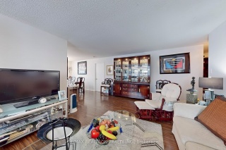 326 Major Mackenzie Dr E, Richmond Hill Ontario