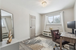 400 Dayfoot St, New Tecumseh Ontario