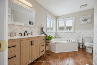 31 Weir St, Bradford West Gwillimbury Ontario