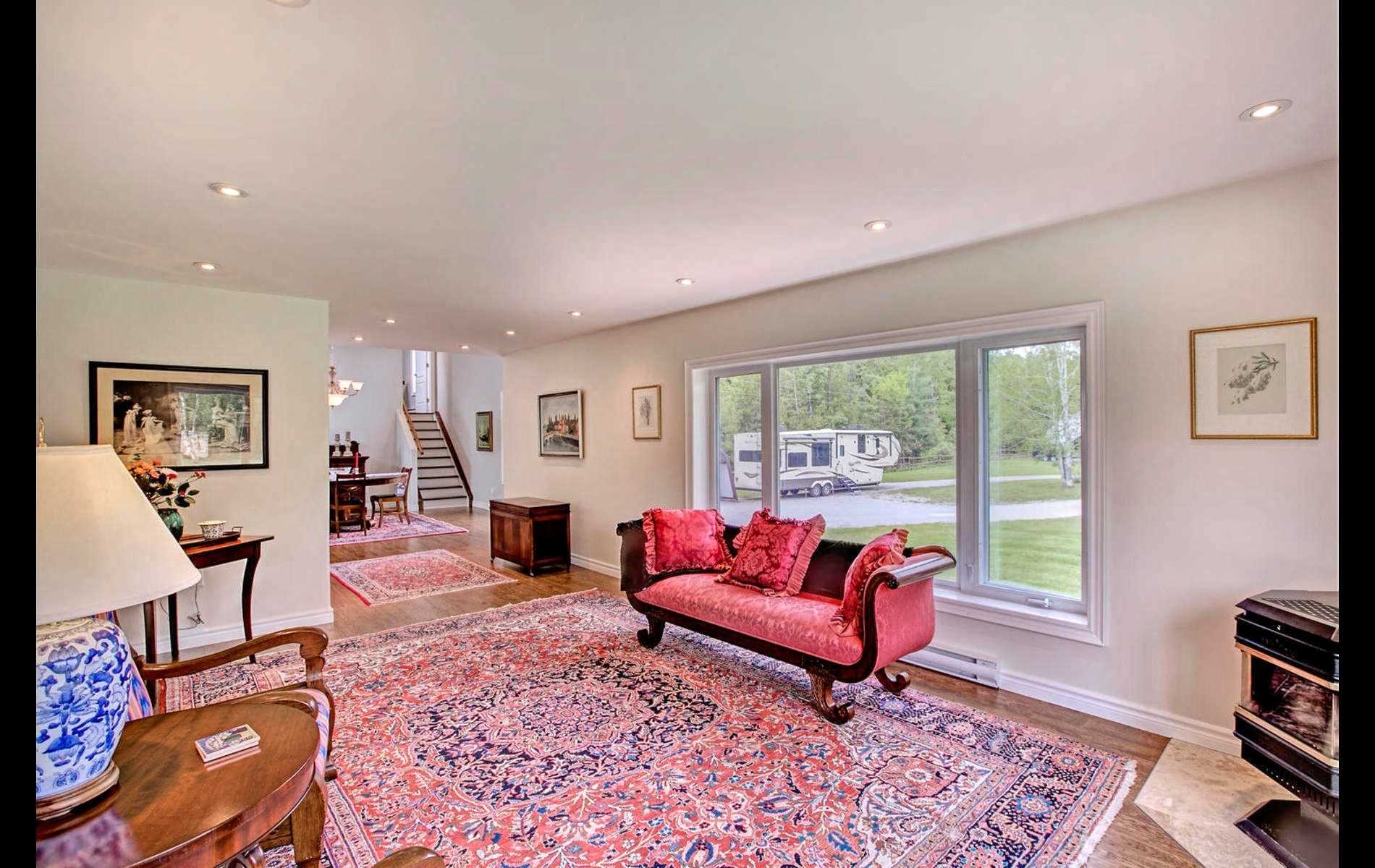 98 Godfrey Dr, Georgina Ontario, Canada