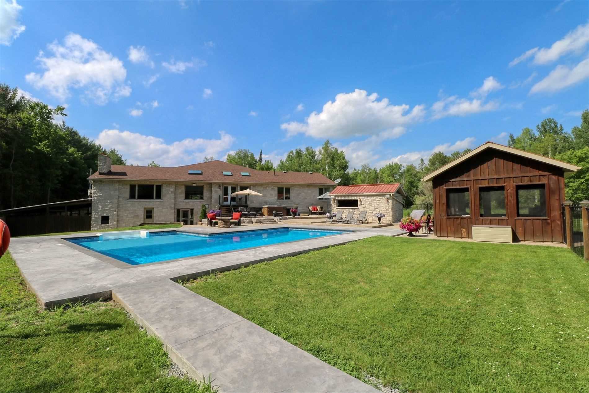 98 Godfrey Dr, Georgina Ontario, Canada