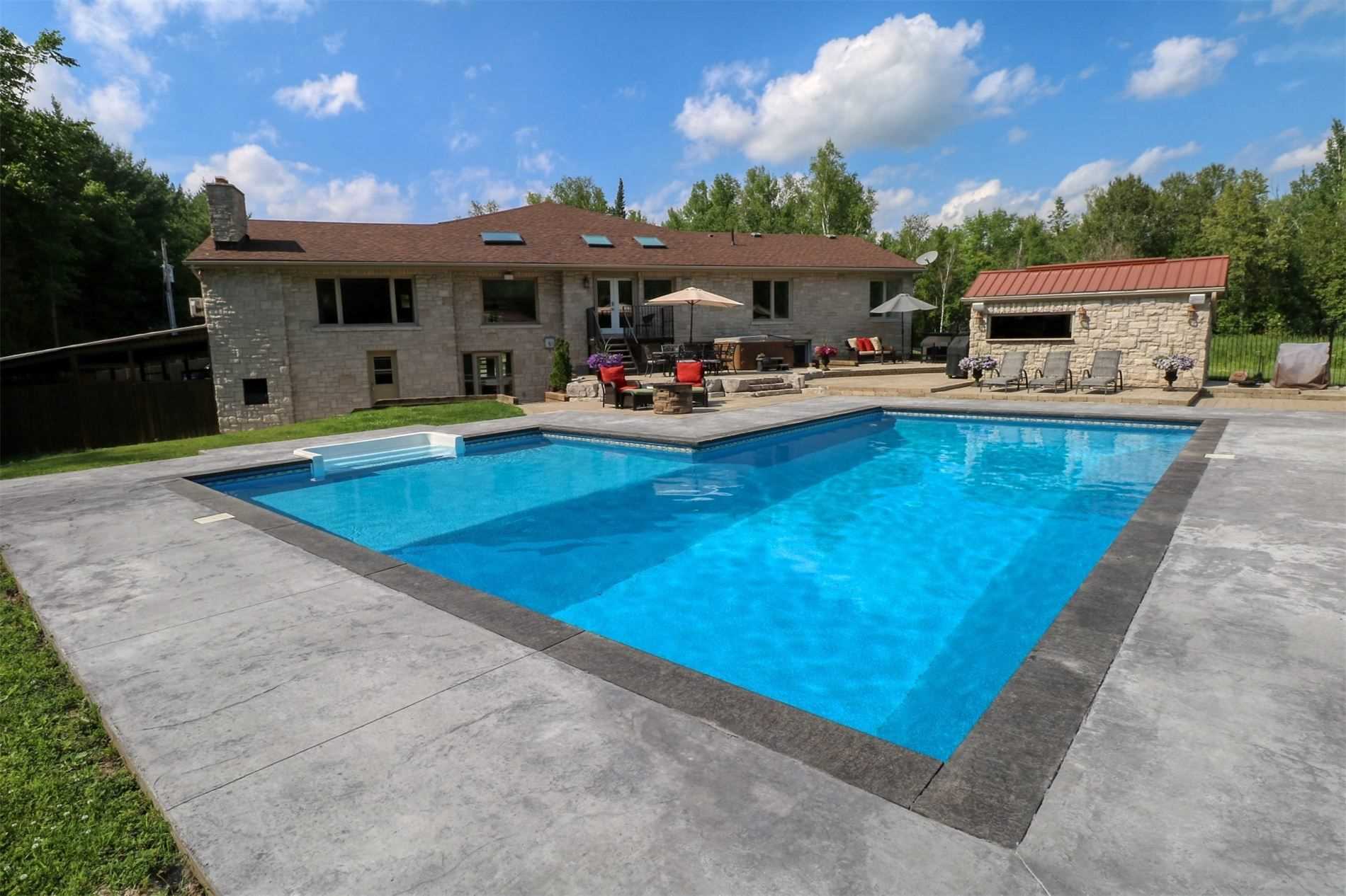 98 Godfrey Dr, Georgina Ontario, Canada