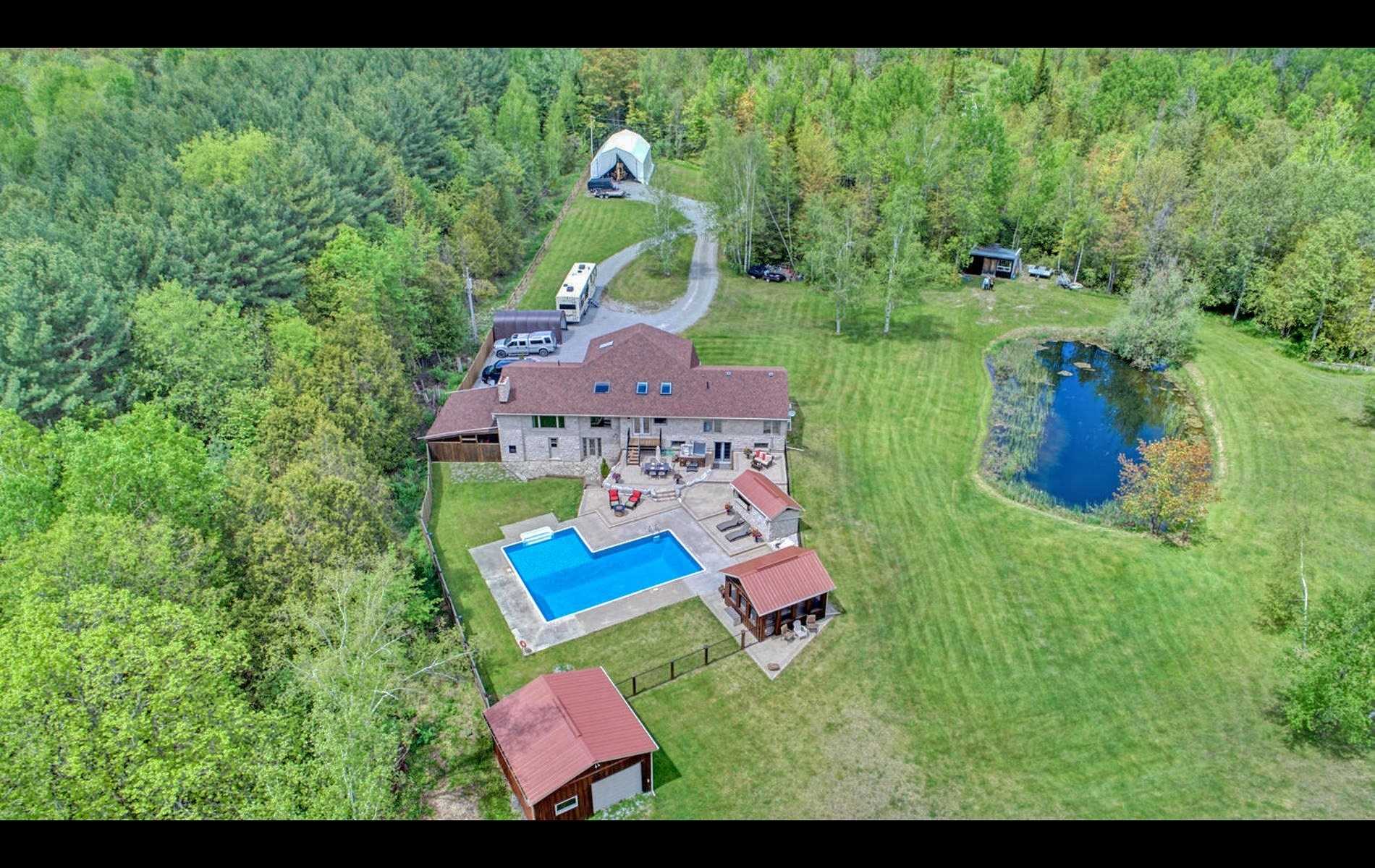 98 Godfrey Dr, Georgina Ontario, Canada