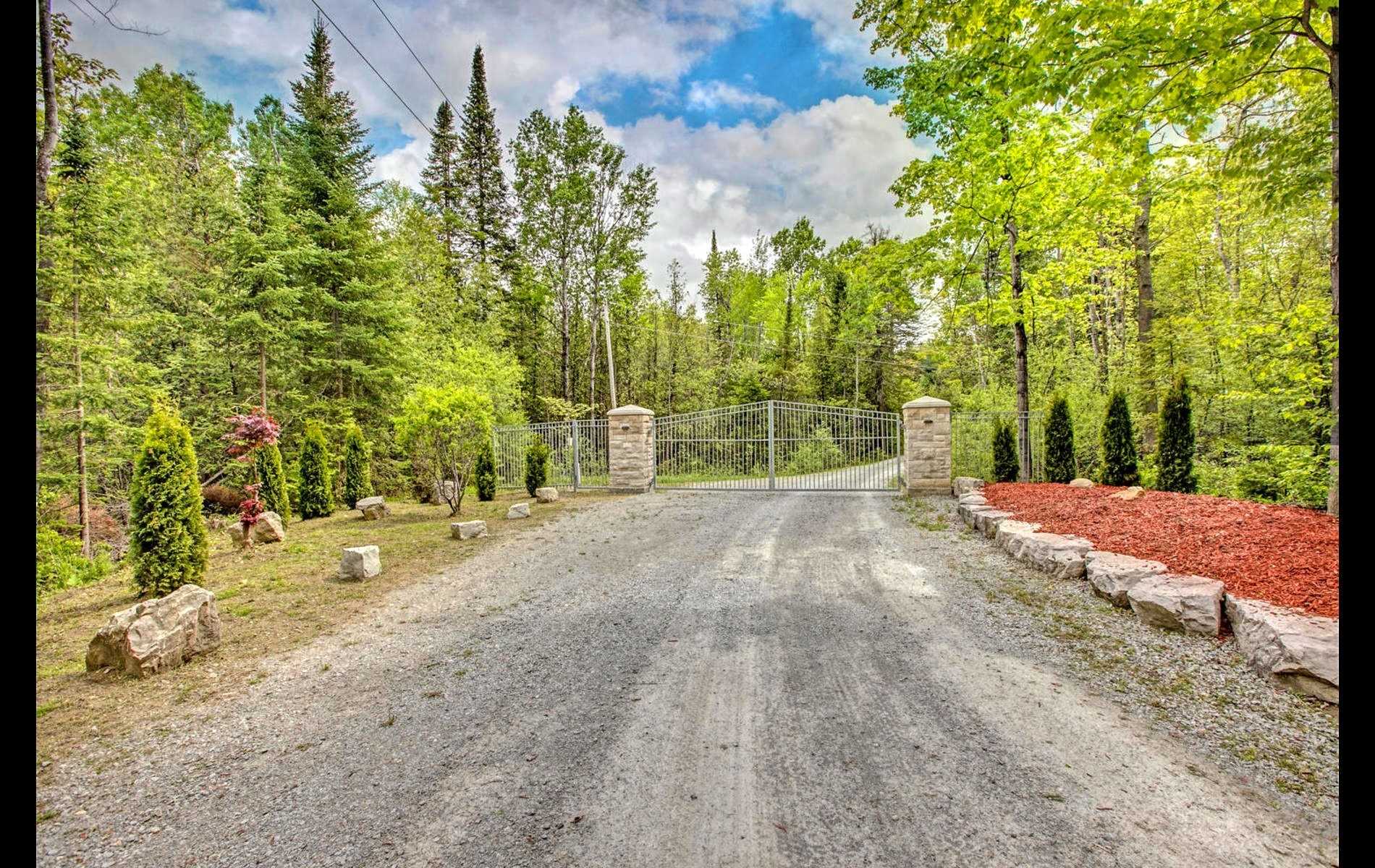 98 Godfrey Dr, Georgina Ontario, Canada