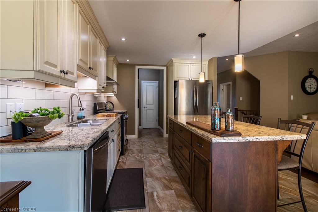 14 BLUEGRASS Boulevard, Delhi, Ontario, Canada