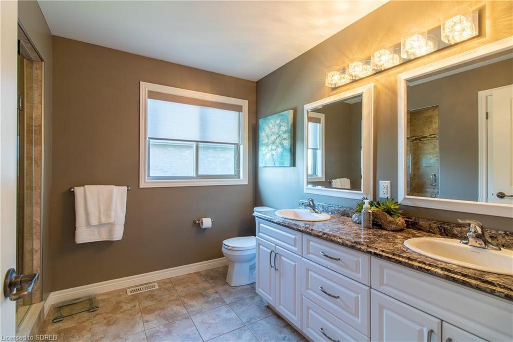 14 BLUEGRASS Boulevard, Delhi, Ontario, Canada