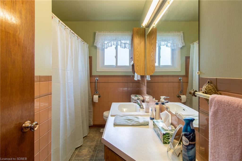 231 NORFOLK Avenue, Delhi, Ontario, Canada