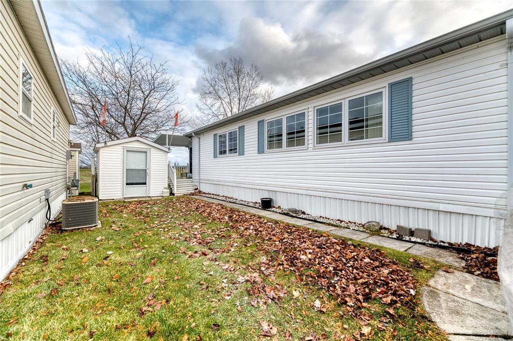 5700 BLACKWELL Sideroad Unit# 102, Sarnia Ontario, Canada