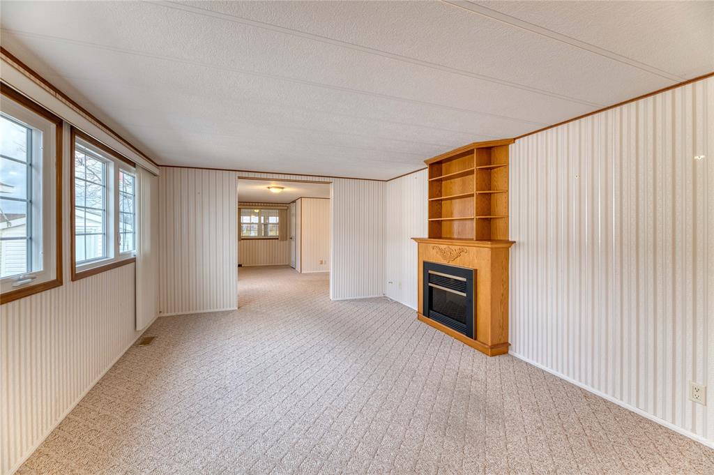 5700 BLACKWELL Sideroad Unit# 102, Sarnia Ontario, Canada