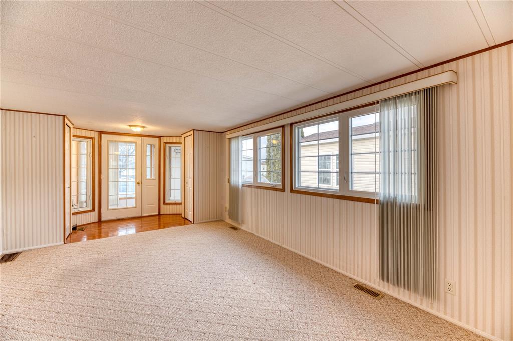 5700 BLACKWELL Sideroad Unit# 102, Sarnia Ontario, Canada
