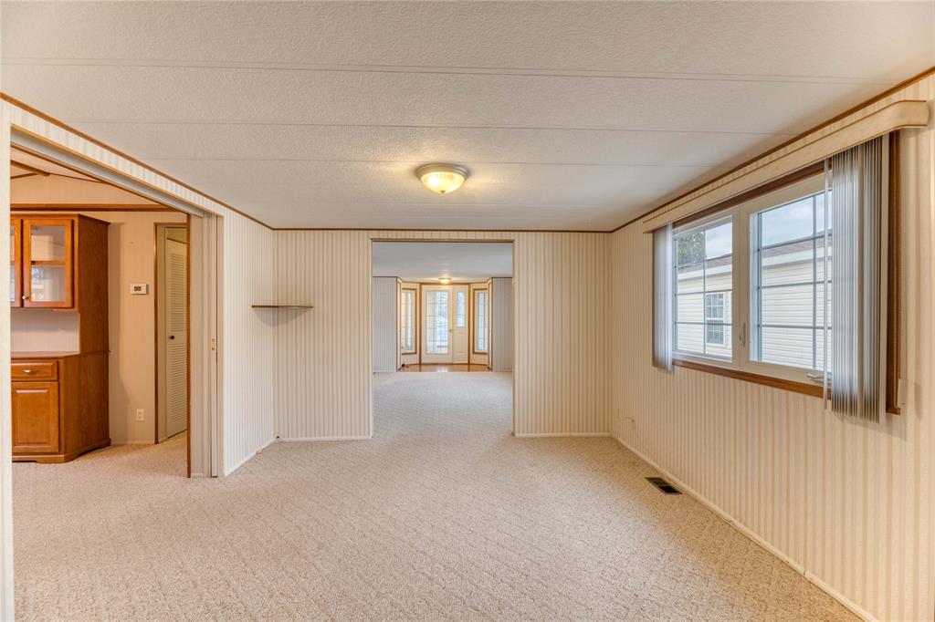 5700 BLACKWELL Sideroad Unit# 102, Sarnia Ontario, Canada