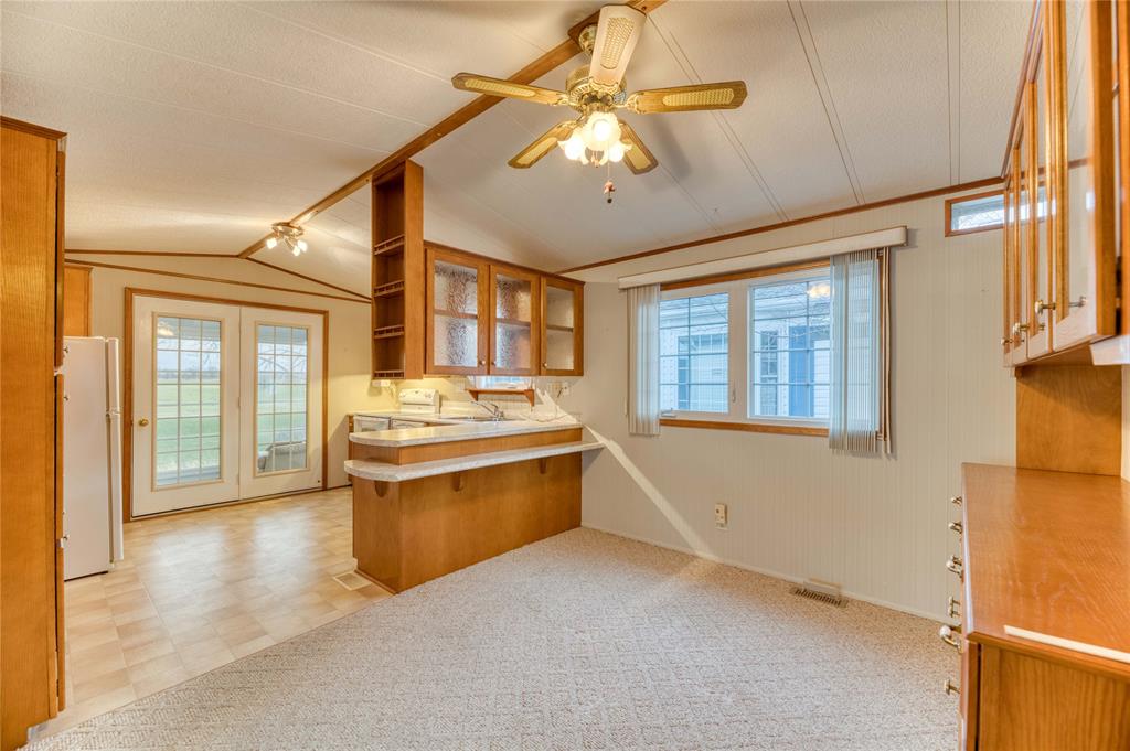 5700 BLACKWELL Sideroad Unit# 102, Sarnia Ontario, Canada
