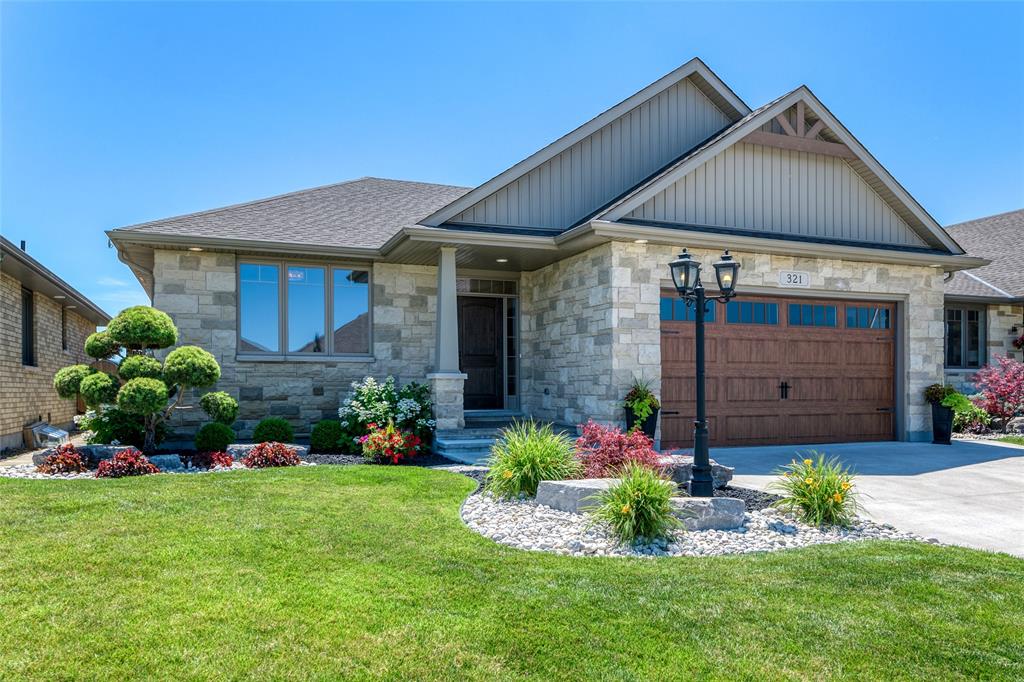 321 GRAHAM COUGHTRY Court, Sarnia Ontario, Canada