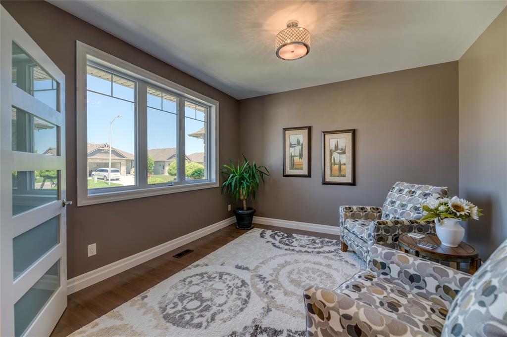 321 GRAHAM COUGHTRY Court, Sarnia Ontario, Canada
