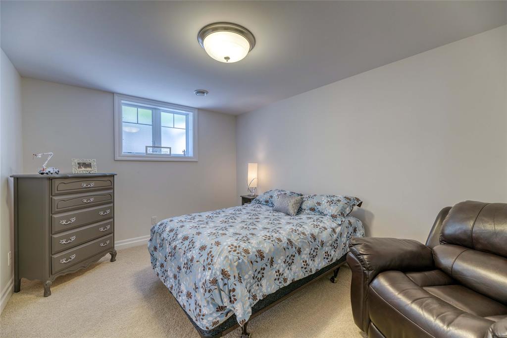 321 GRAHAM COUGHTRY Court, Sarnia Ontario, Canada