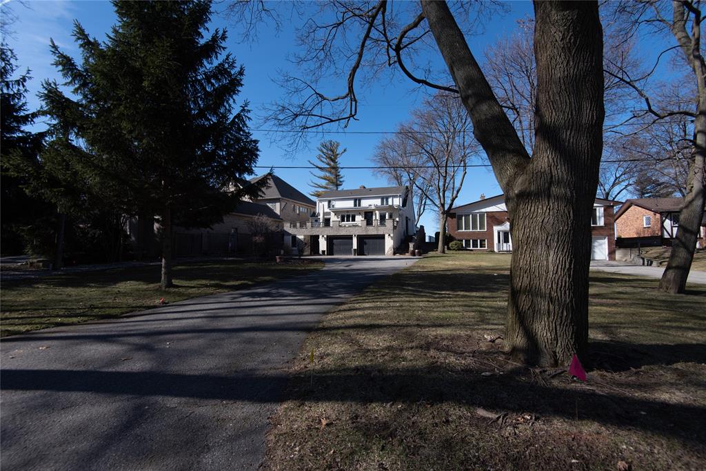 812 TUDOR Close West, Sarnia, Ontario, Canada