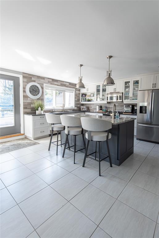 812 TUDOR Close West, Sarnia, Ontario, Canada
